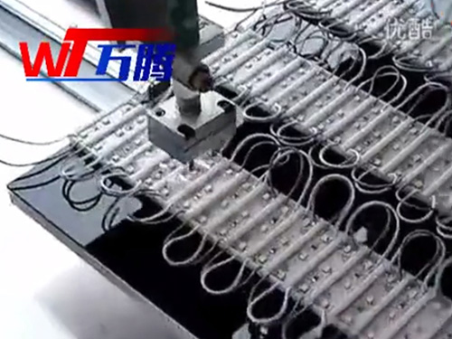 全自動LED多頭灌膠